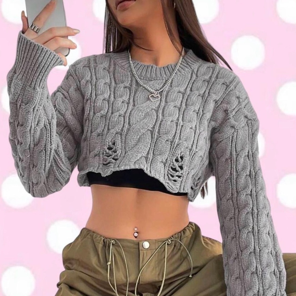 Cropped Cable Knit Sweater - Light Gray